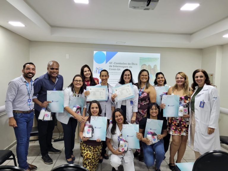Empossados os novos membros da Comissão de Ética de Enfermagem do HJV