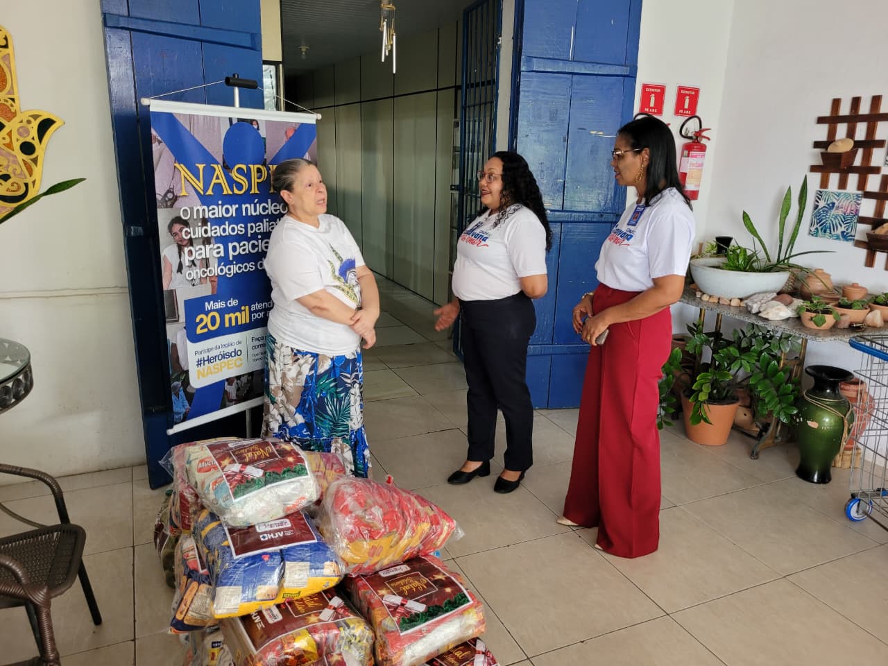 Natal Solidário: Projeto Caravana do Amor entrega doações ao NASPEC