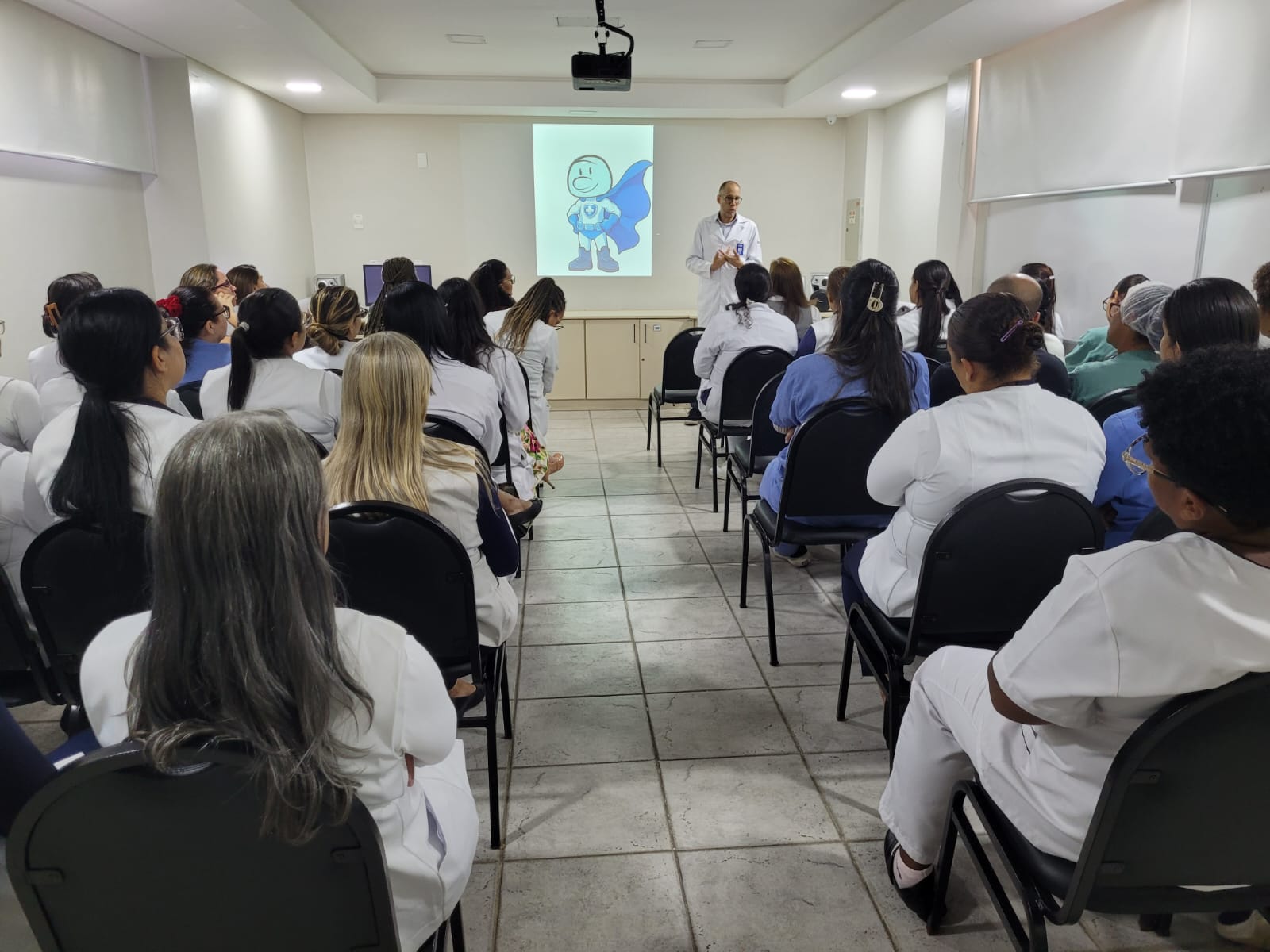 HJV encerra Semana da Enfermagem e Serviço Social com valorização do cuidado