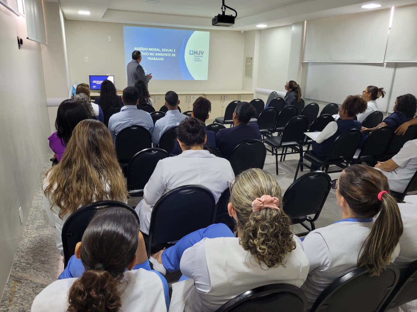 Café com NGP debate prevenção ao assédio moral, sexual e político no ambiente de trabalho